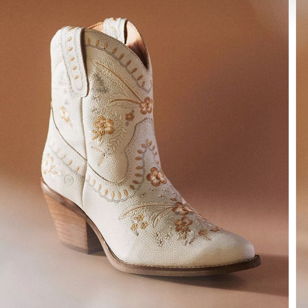 DINGO WOMEN'S PRIMROSE WESTERN BOOTIES - SNIP TOE SIZE 6